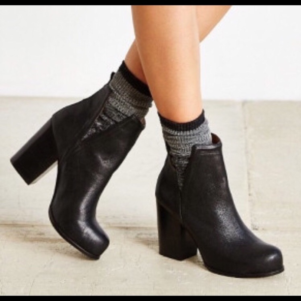 ISO: Jeffrey Campbell Oshea Bootie ANY color
